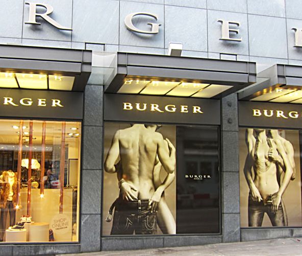 Магазин торгующий одеждой. Цюрих. Швейцария.  (Фото Лимарева В.Н.)